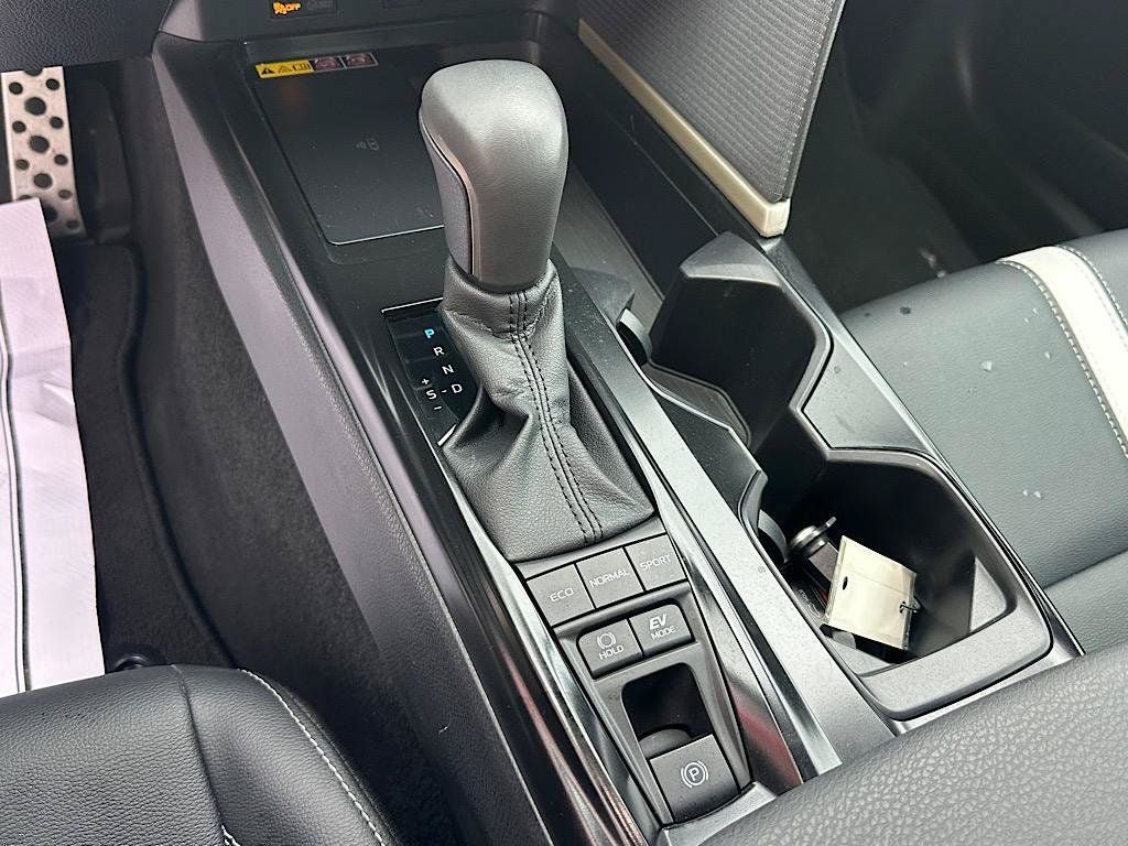 Certified 2026 Toyota Camry SE FWD image 27