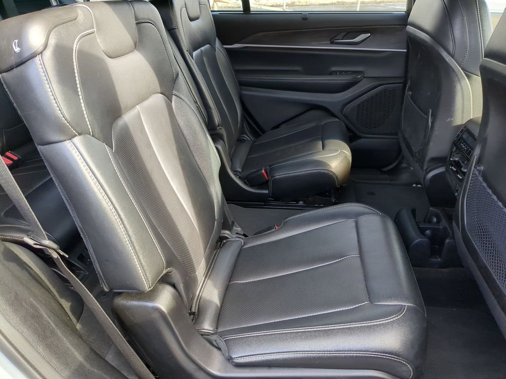 Used 2024 Jeep Grand Cherokee L Limited w/ Luxury Tech Group II image 26