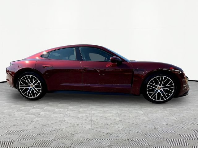 Used 2022 Porsche Taycan RWD image 8