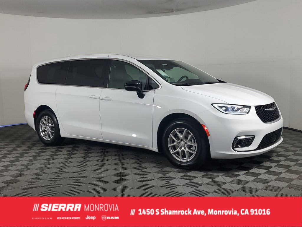 New 2026 Chrysler Pacifica Select image 1