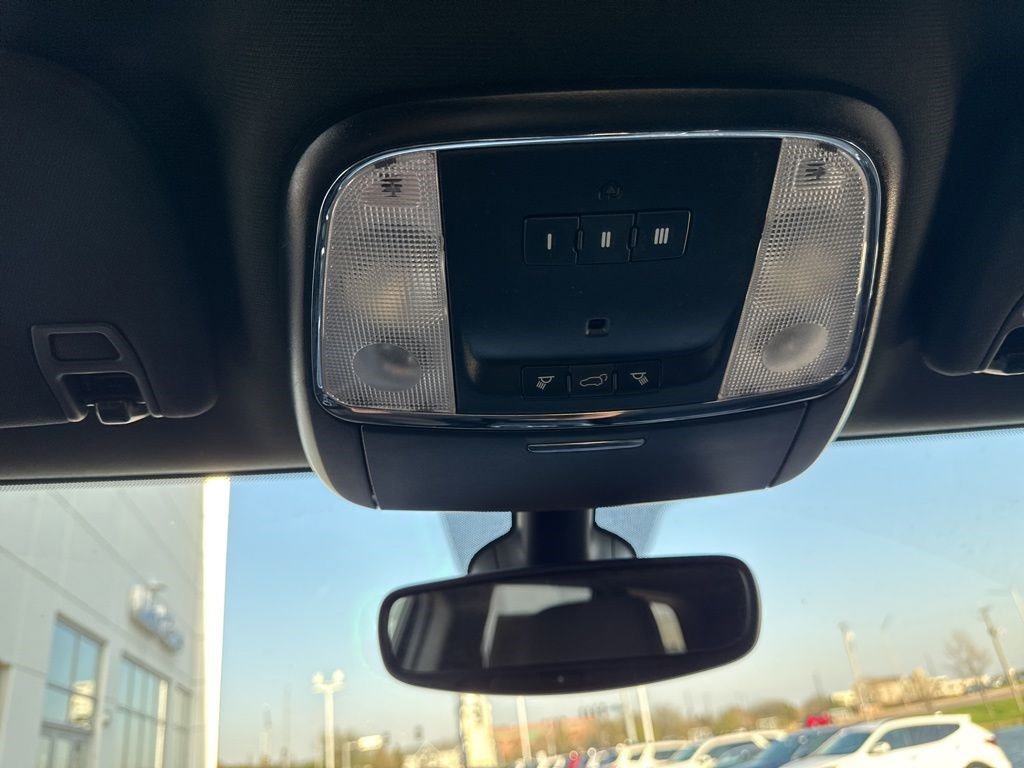 Used 2019 Jeep Grand Cherokee Laredo AWD/4WD image 25