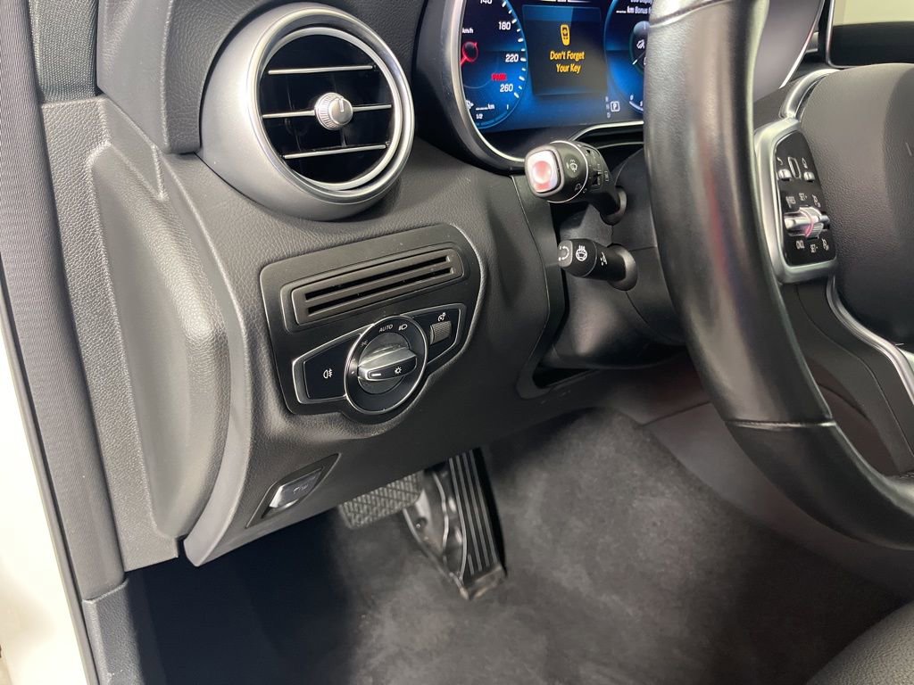 Used 2022 Mercedes-Benz GLC 300 4MATIC w/ Multimedia Package Lite image 26