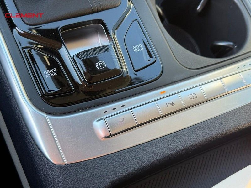 Used 2025 Kia Carnival EX image 29