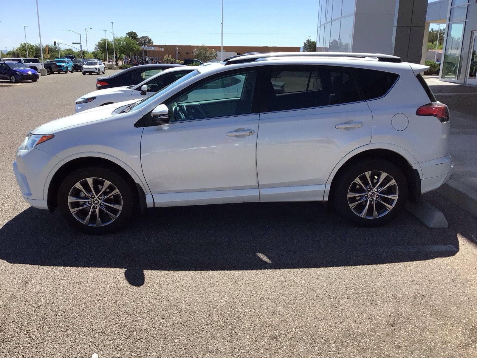 Used 2018 Toyota RAV4 Platinum AWD/4WD image 3