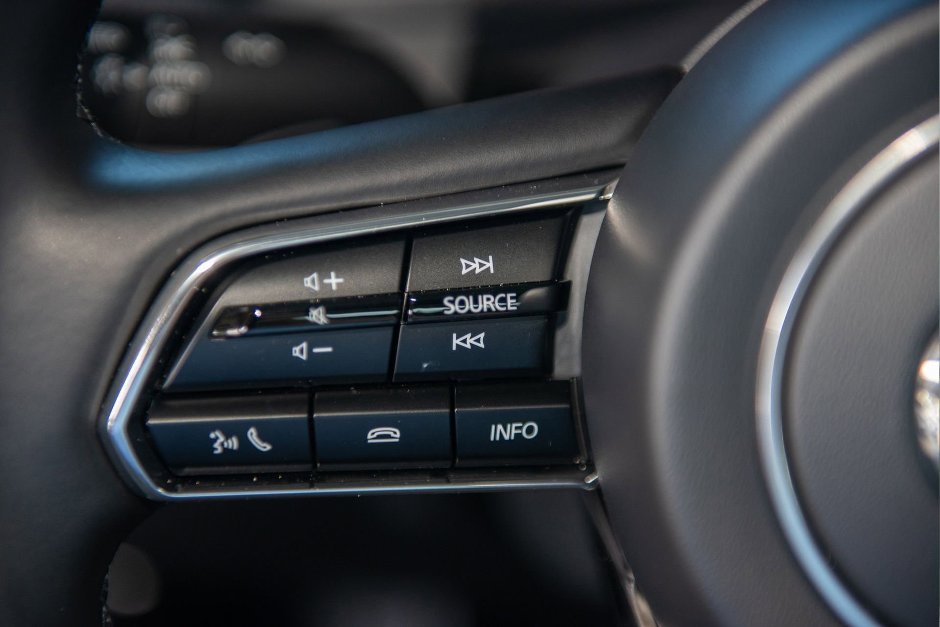 Used 2025 MAZDA CX-90 3.3 Turbo w/ Premium Sport Pkg image 29