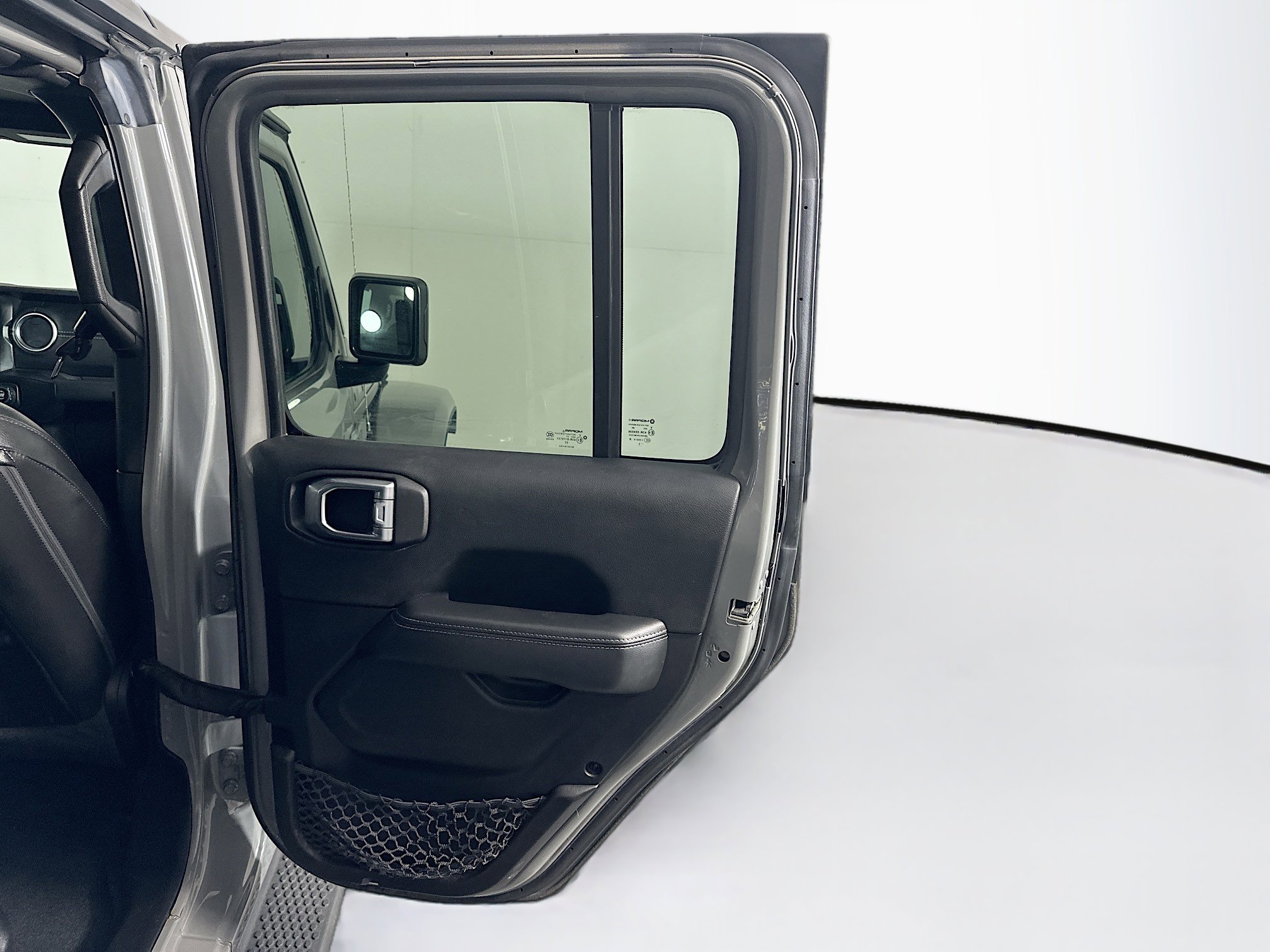 Used 2022 Jeep Wrangler Sahara w/ Cold Weather Group image 31