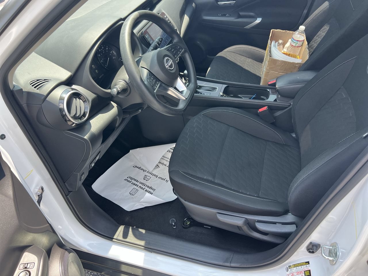 Used 2024 Nissan Kicks SV w/ Interior Electronics Package FWD image 16
