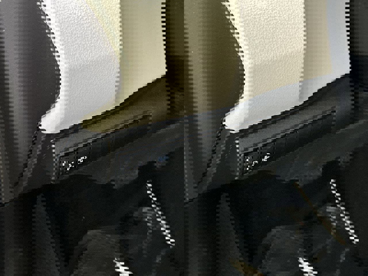 Used 2025 Toyota Corolla LE image 12