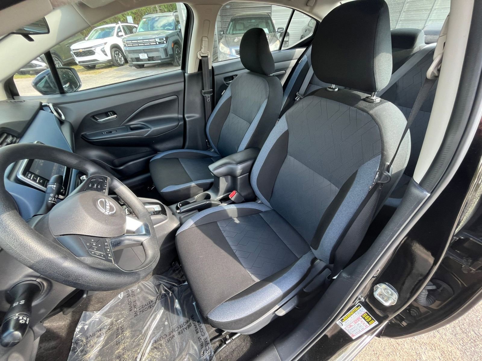 Used 2025 Nissan Versa SV image 33