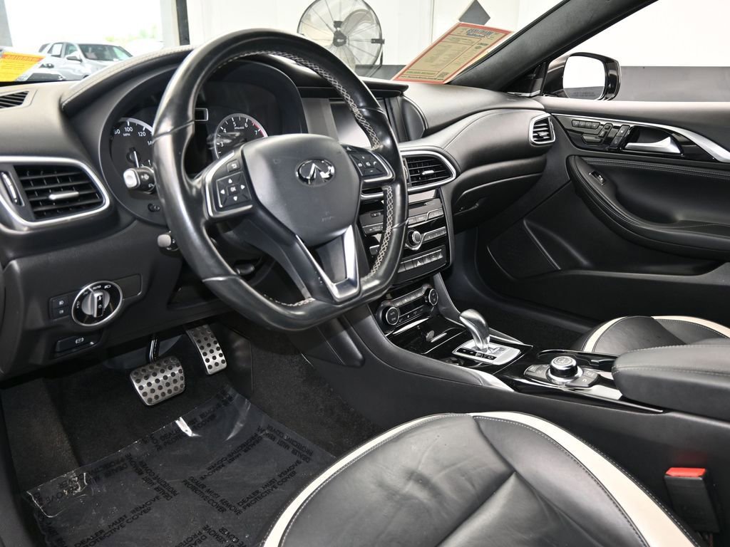 Used 2017 INFINITI QX30 Sport w/ Sport Leather Package image 13