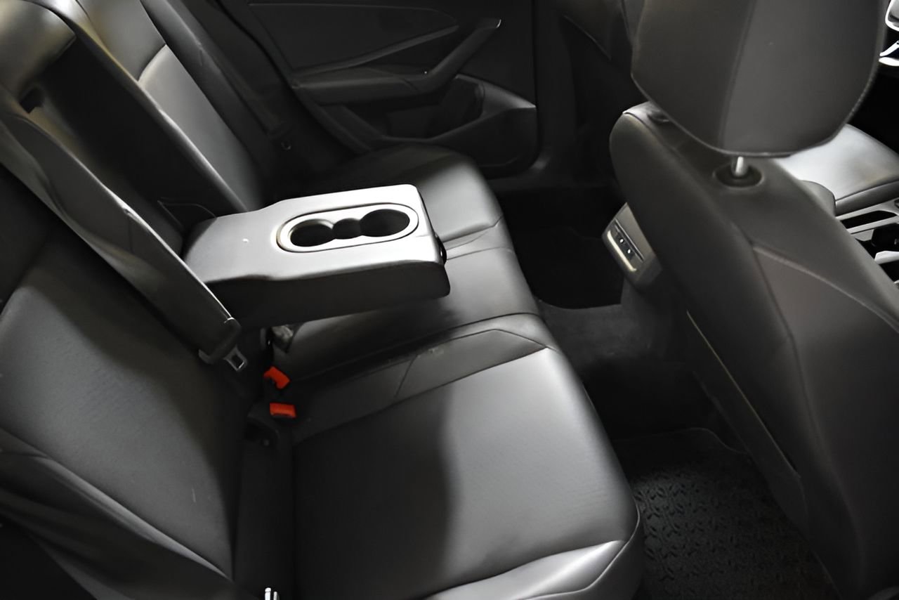 Used 2019 Volkswagen Jetta SE w/ Cold Weather Package image 37