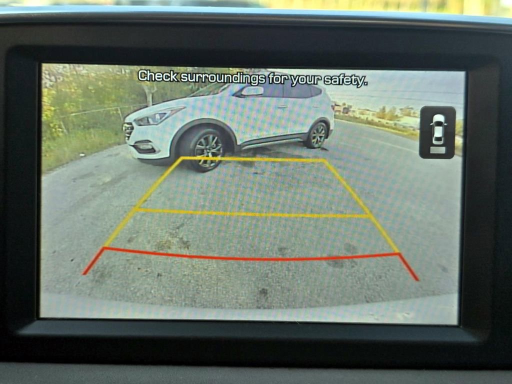 Used 2019 Hyundai Santa Fe SE image 13