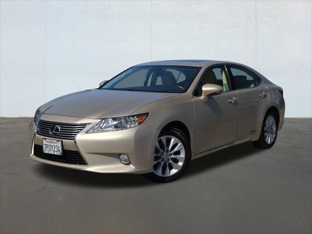 Used 2013 Lexus ES 300h w/ Luxury Pkg