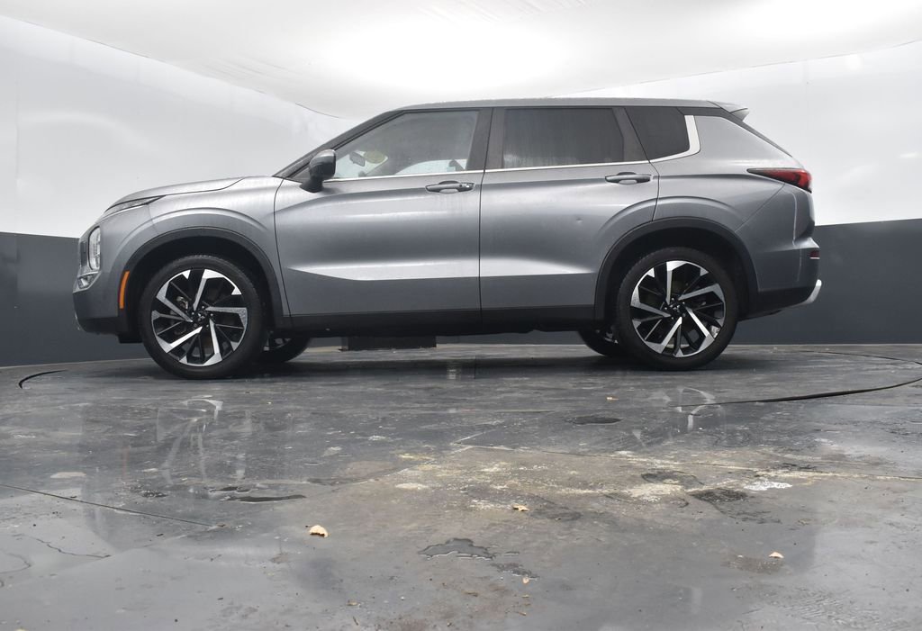 Used 2022 Mitsubishi Outlander SE image 55