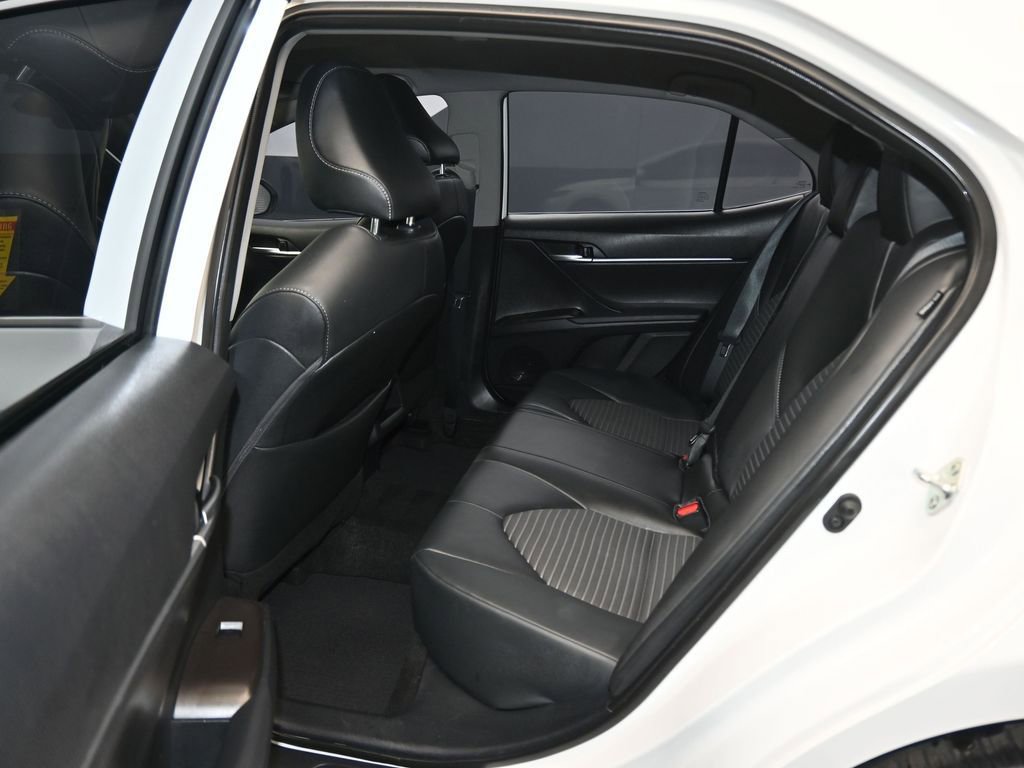 Used 2023 Toyota Camry SE image 30
