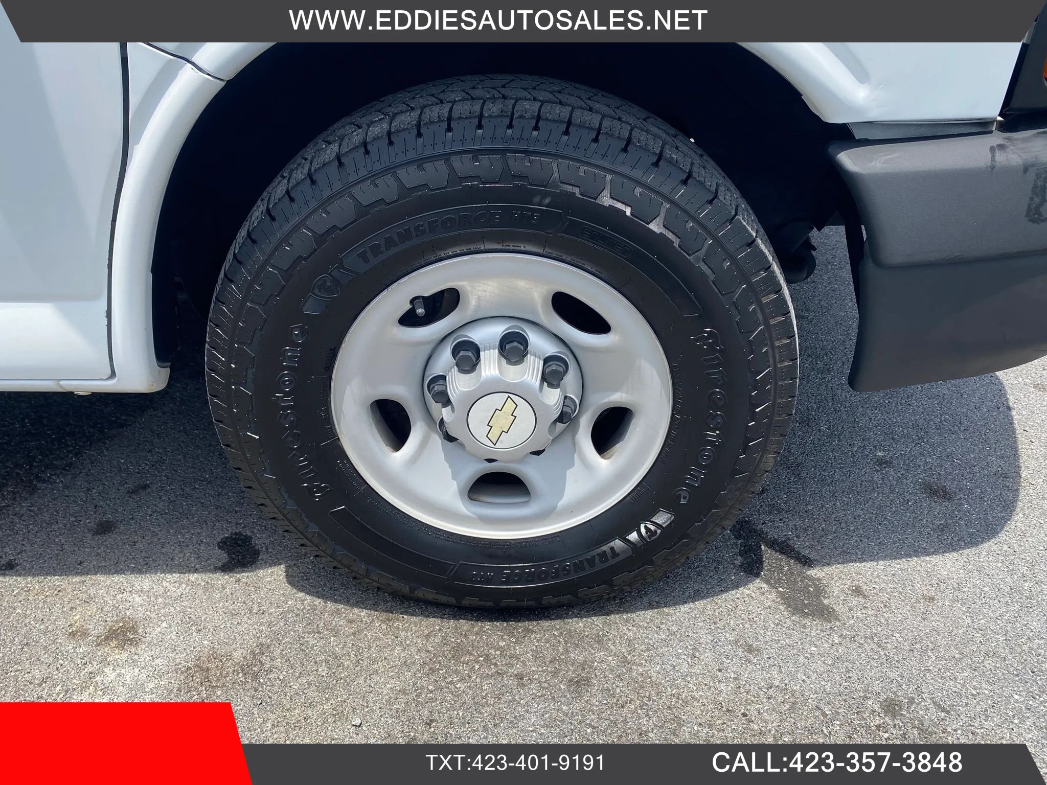 Used 2011 Chevrolet Express 2500 RWD image 25