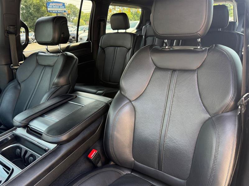 Used 2024 Jeep Wagoneer Series II AWD/4WD image 11