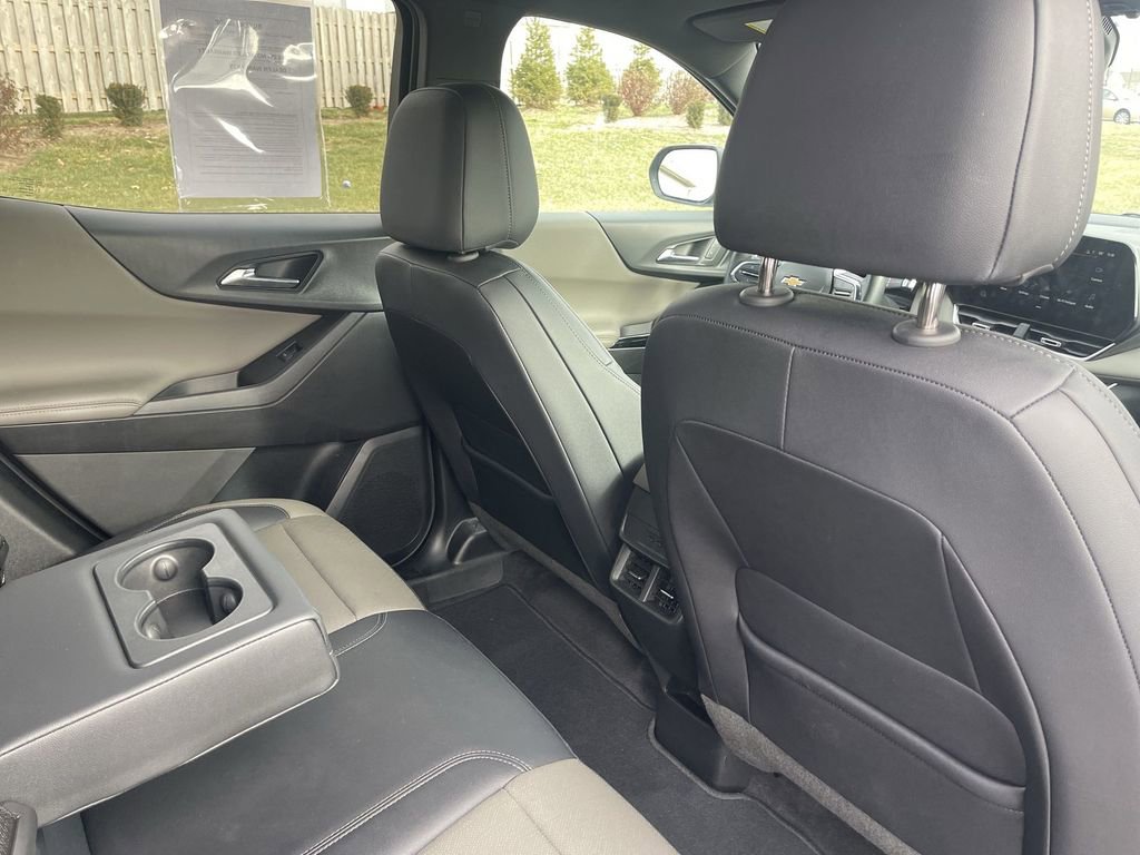 Used 2025 Chevrolet Equinox LT w/ Convenience Package II image 37