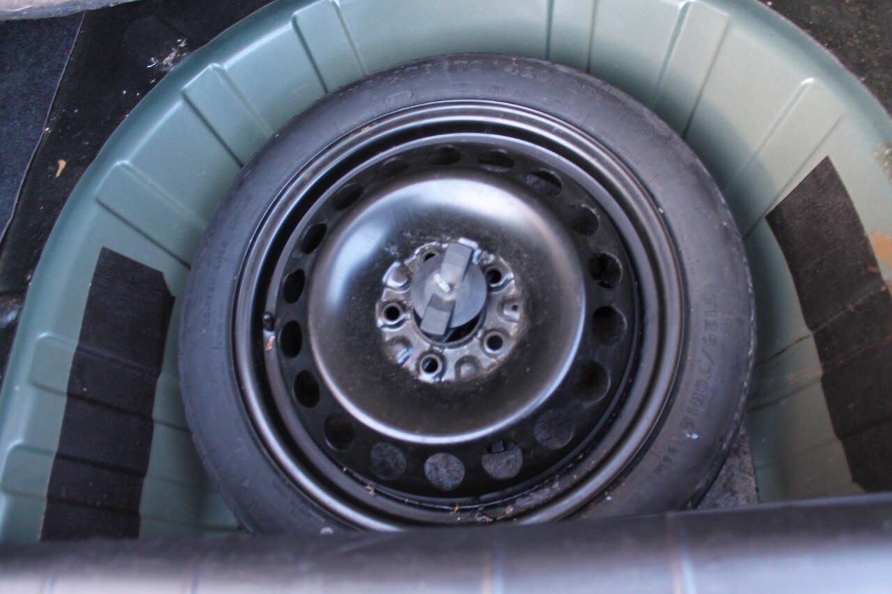 Used 2007 Pontiac G6 Sedan w/ Sport Package FWD image 16