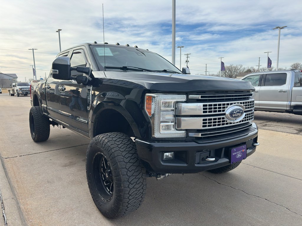 Used 2017 Ford F350 Platinum w/ Platinum Ultimate Package image 2