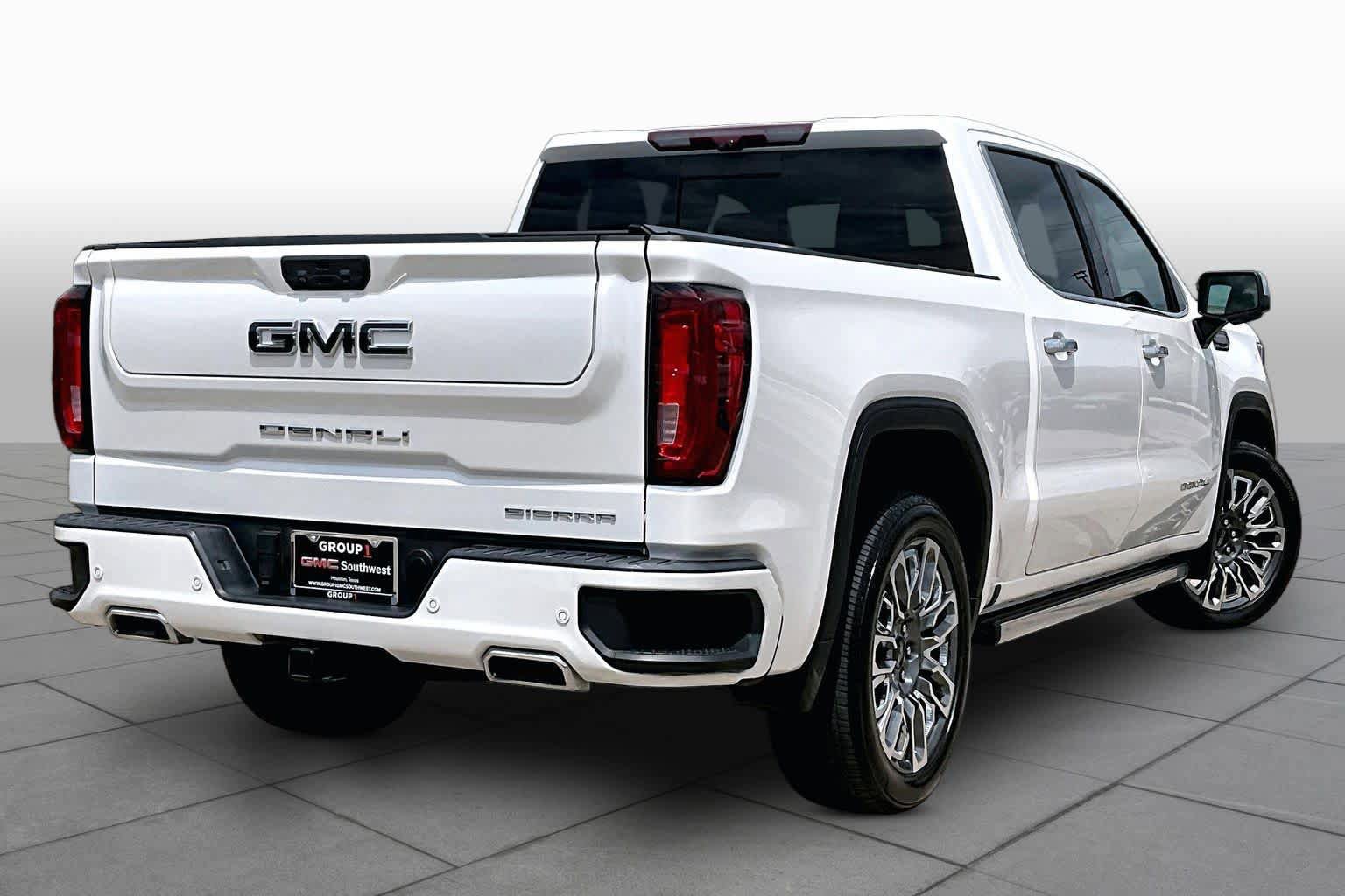 Used 2023 GMC Sierra 1500 Denali Ultimate AWD/4WD image 13