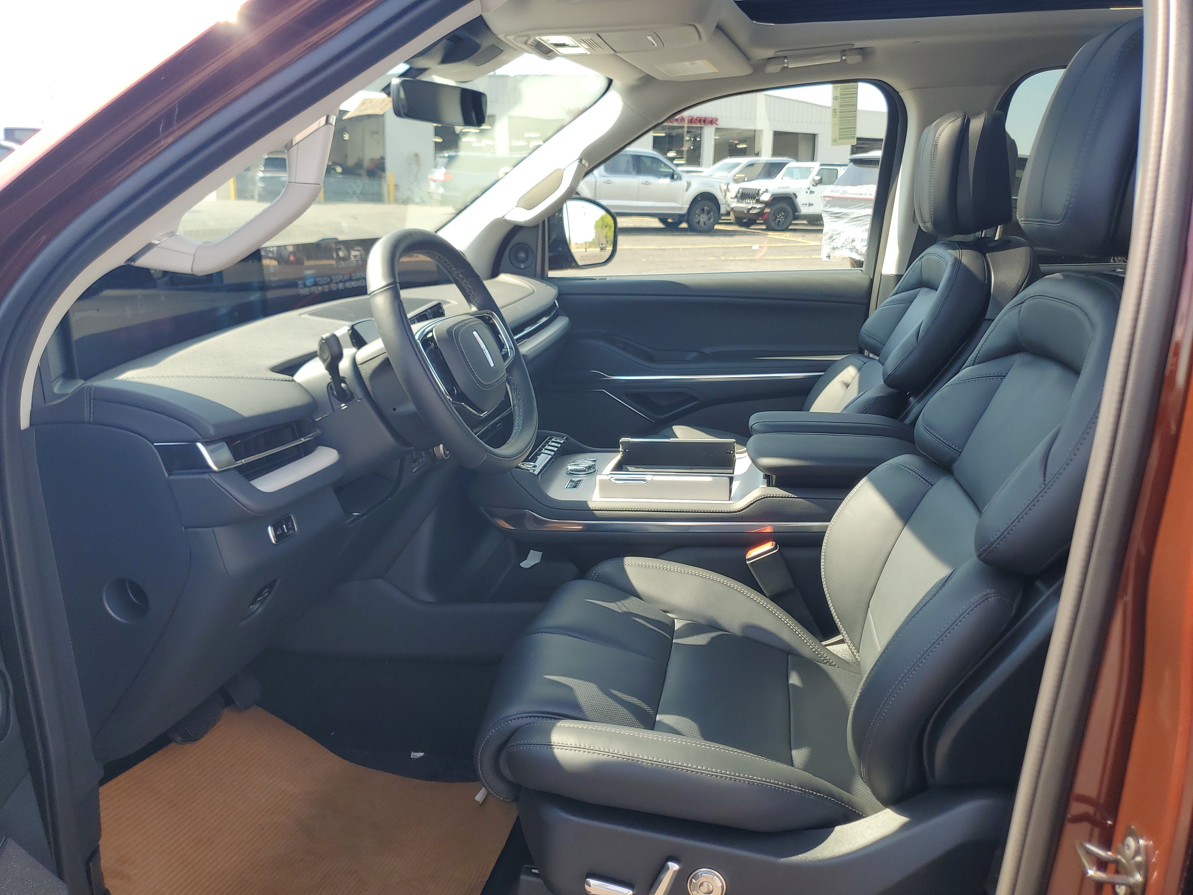 New 2027 Lincoln Navigator Reserve AWD/4WD image 12