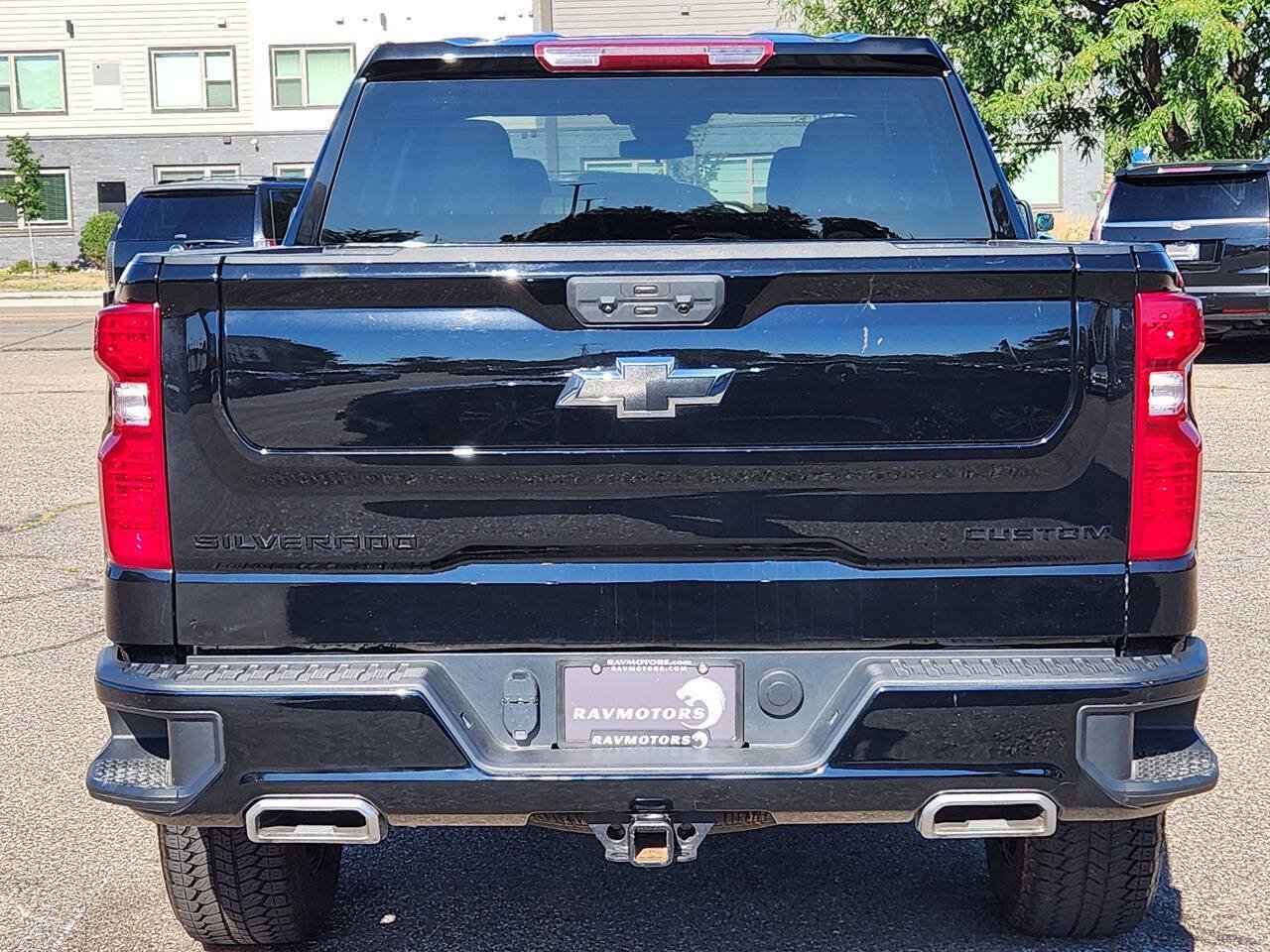 Used 2025 Chevrolet Silverado 1500 Custom Trail Boss w/ Midnight Edition AWD/4WD image 9