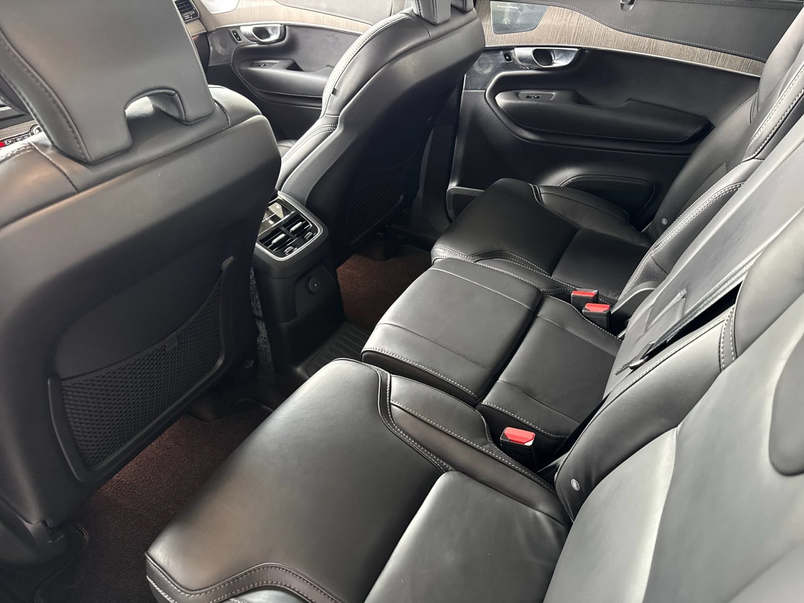 Certified 2024 Volvo XC90 T8 Ultimate w/ Lounge Package AWD/4WD image 6