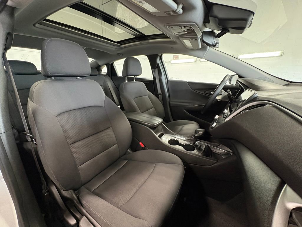Used 2023 Chevrolet Malibu LT image 30