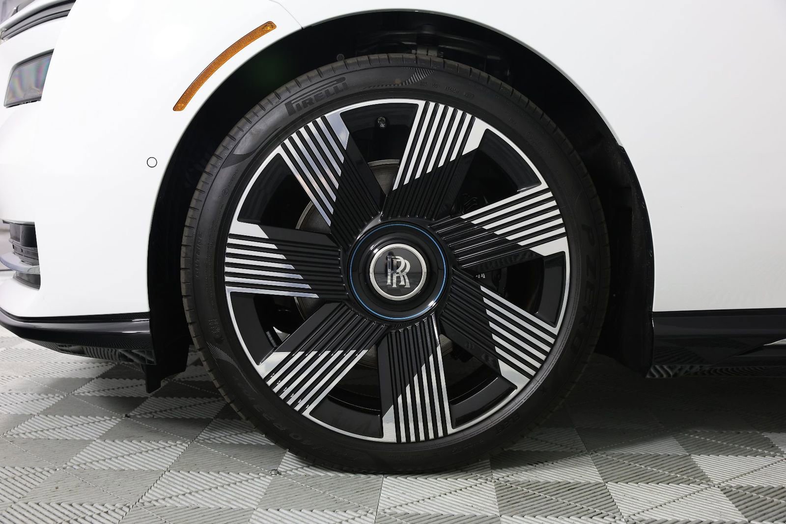 New 2025 Rolls-Royce Spectre w/ Spectre Launch Package AWD/4WD image 30