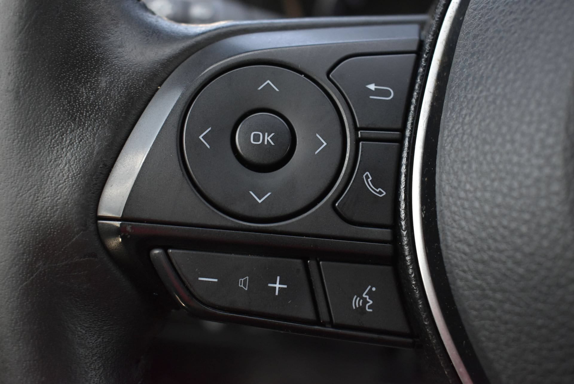 Used 2020 Toyota RAV4 XLE w/ Convenience Package AWD/4WD image 20