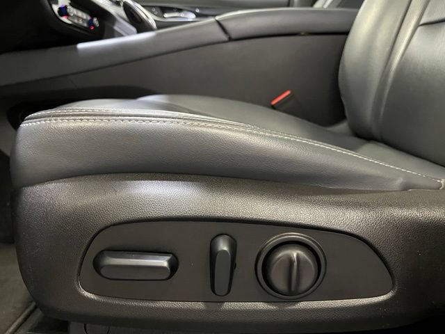 Used 2019 Buick Enclave Essence AWD/4WD image 16