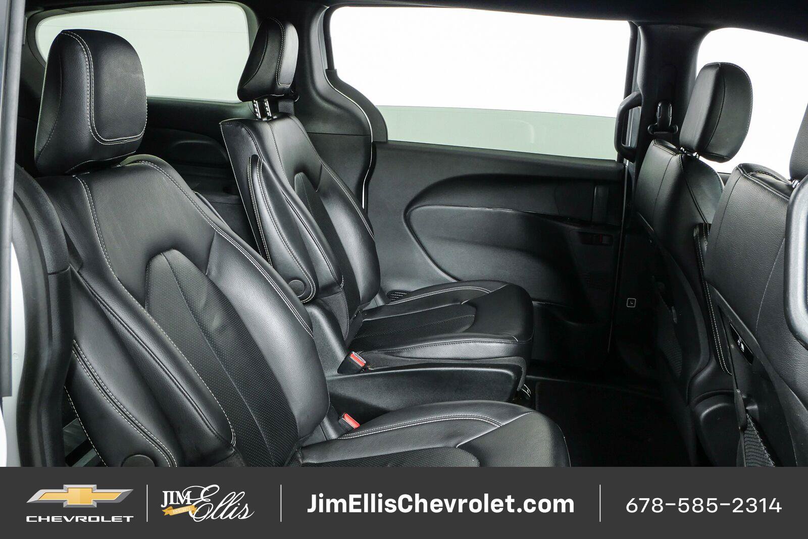 Used 2022 Chrysler Pacifica Touring-L w/ S Appearance Package FWD image 19