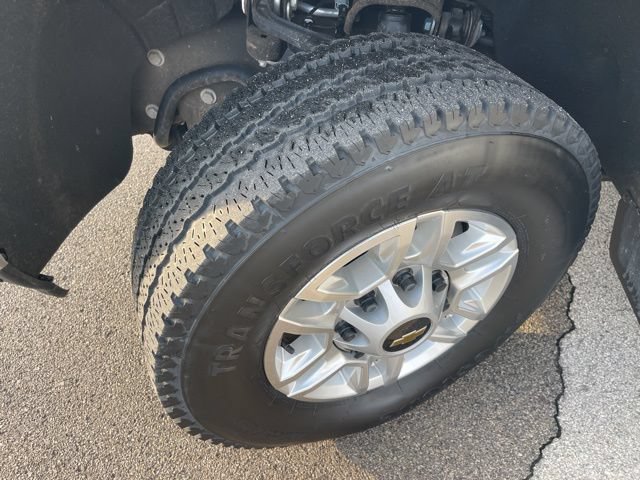 Used 2025 Chevrolet Silverado 2500 LT w/ Safety Package AWD/4WD image 11