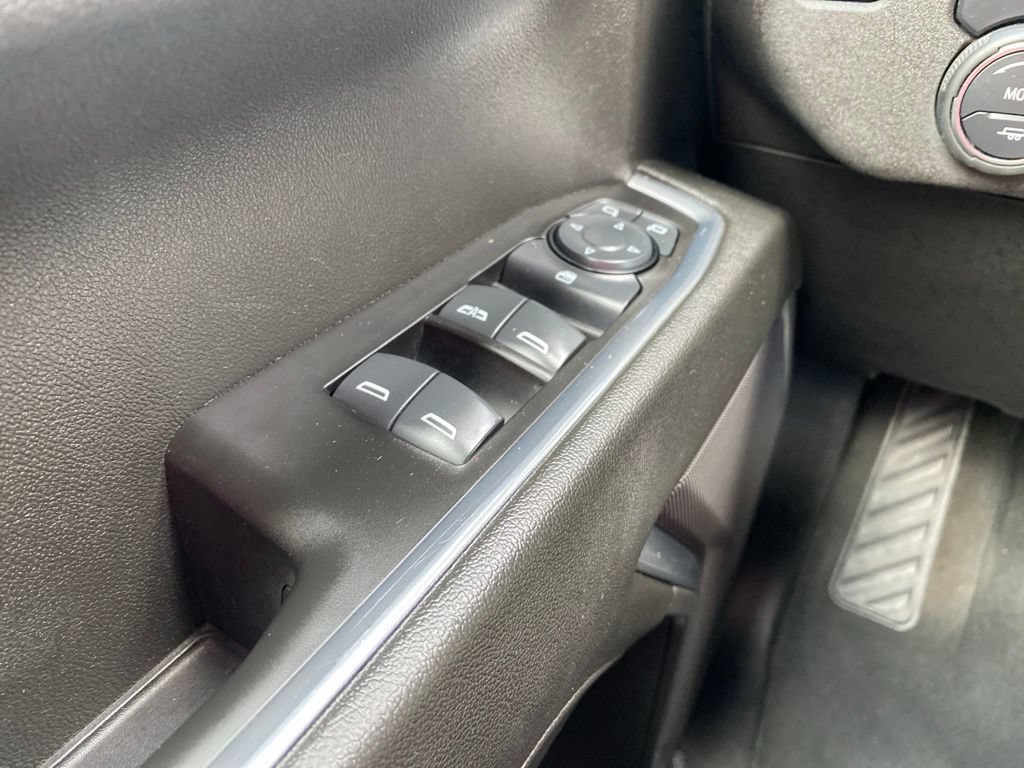 Used 2025 Chevrolet Silverado 1500 LT RWD image 32