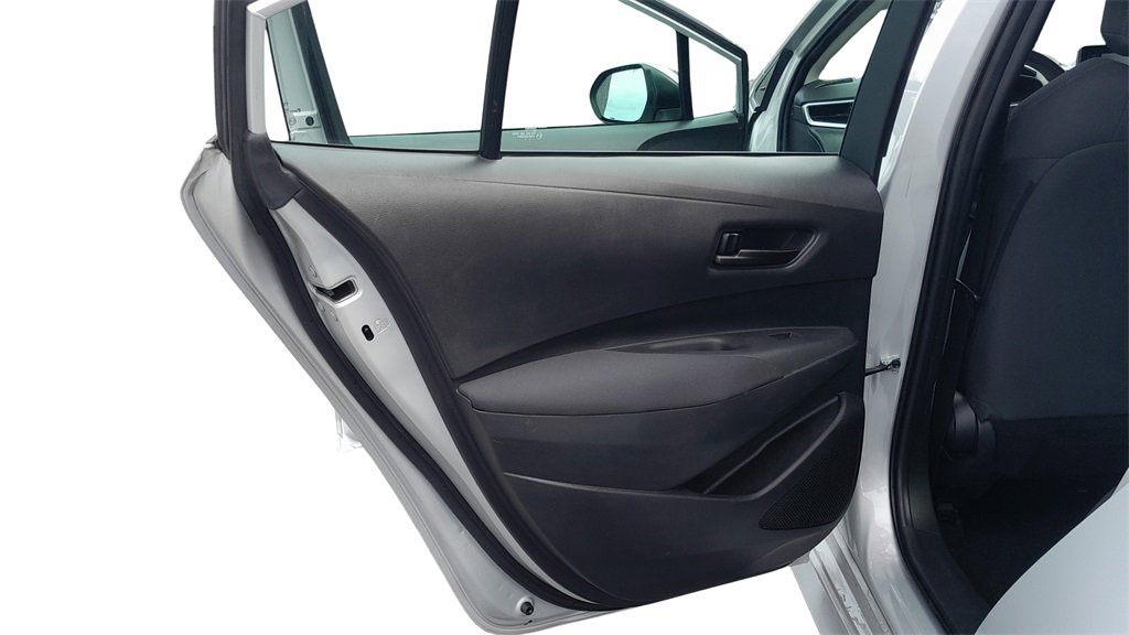 Used 2022 Toyota Corolla LE image 29