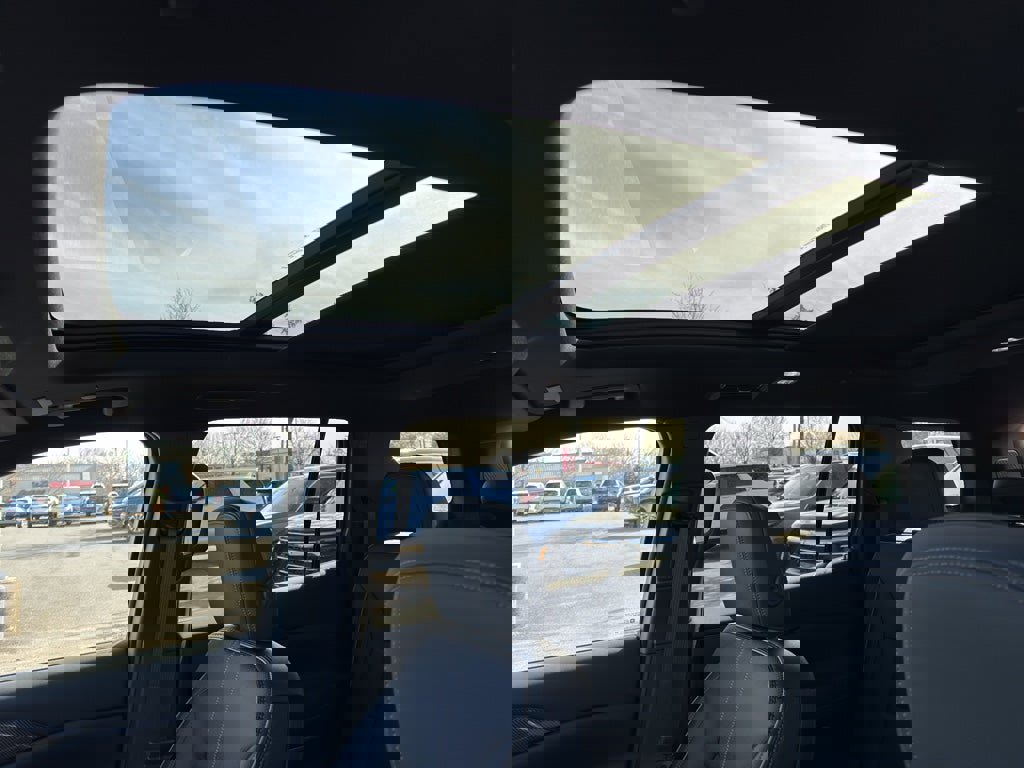 New 2026 Chevrolet Traverse High Country image 14