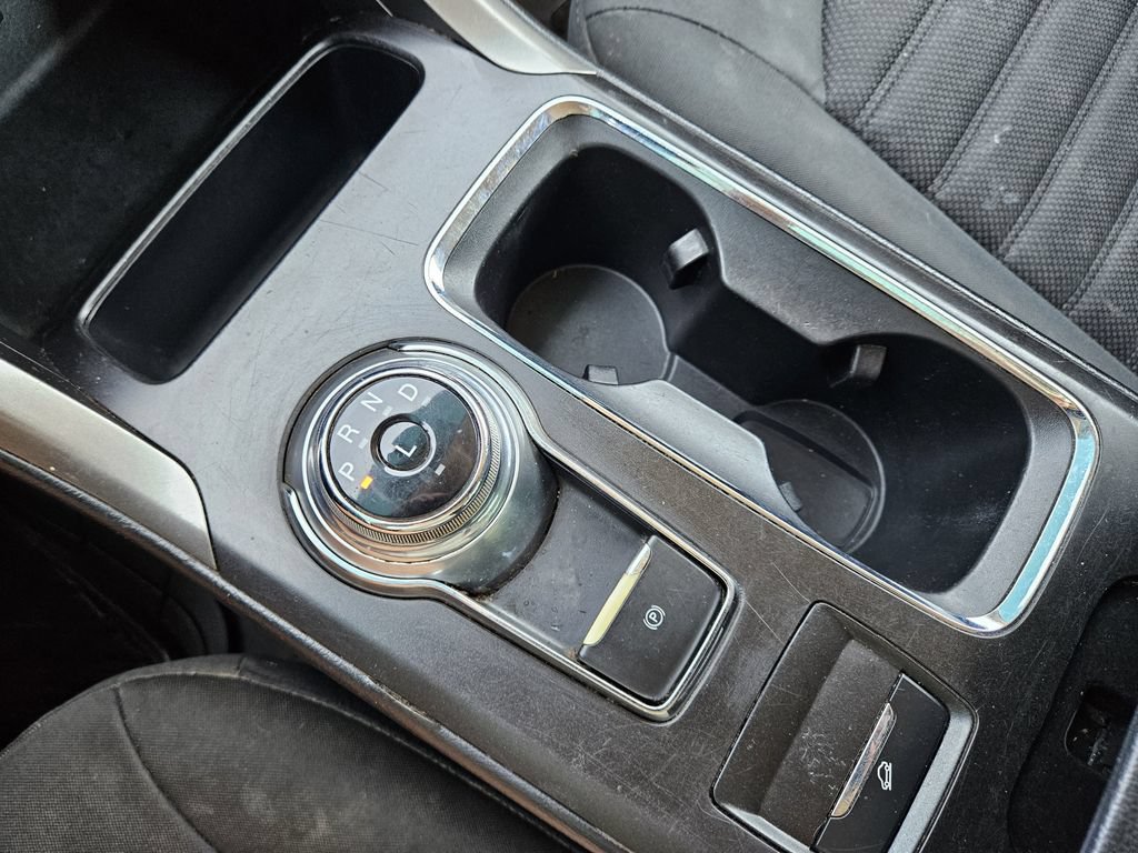 Used 2018 Ford Fusion SE w/ Fusion SE Technology Package FWD image 20