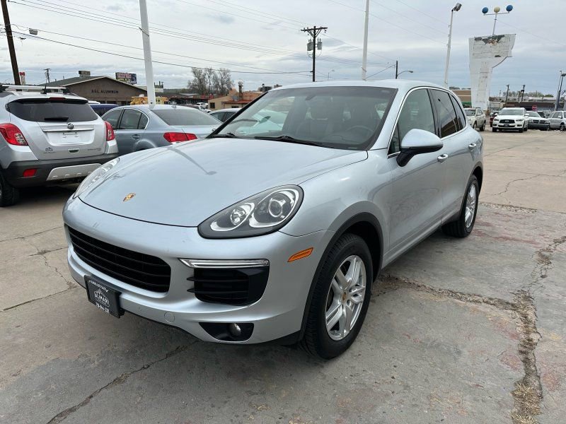 Used 2017 Porsche Cayenne AWD/4WD image 3