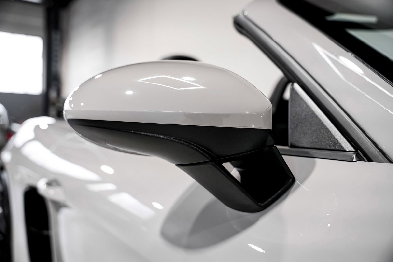 Used 2022 Porsche 718 Boxster Spyder RWD image 36