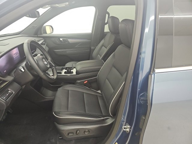 Used 2025 Buick Enclave Preferred image 2