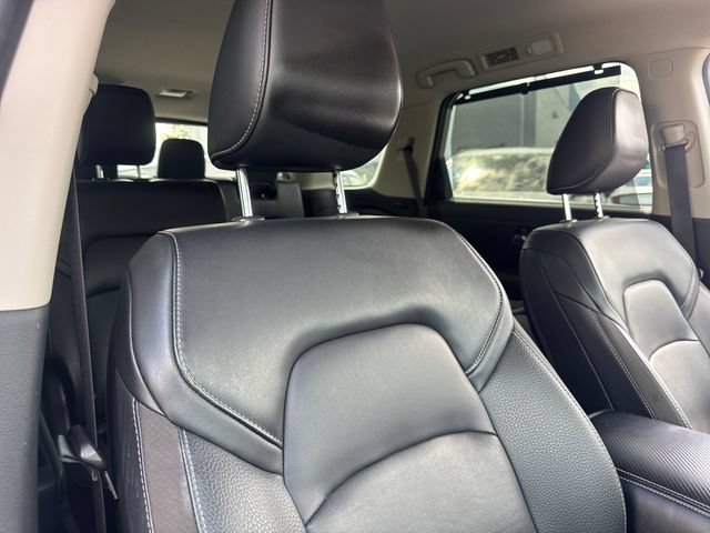 Used 2023 Nissan Pathfinder SL w/ Lighting Package (N92) FWD image 26