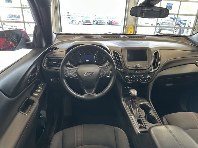Used 2023 Chevrolet Equinox RS AWD/4WD image 2
