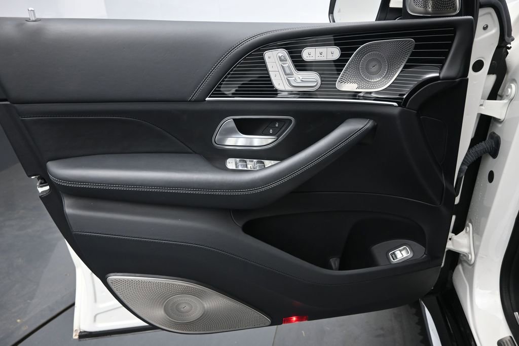 Used 2023 Mercedes-Benz Maybach GLS 600 4MATIC image 28