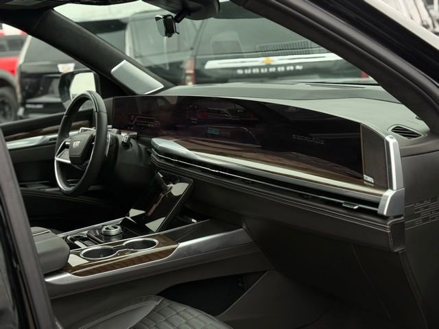 Used 2026 Cadillac Escalade Platinum Sport image 32