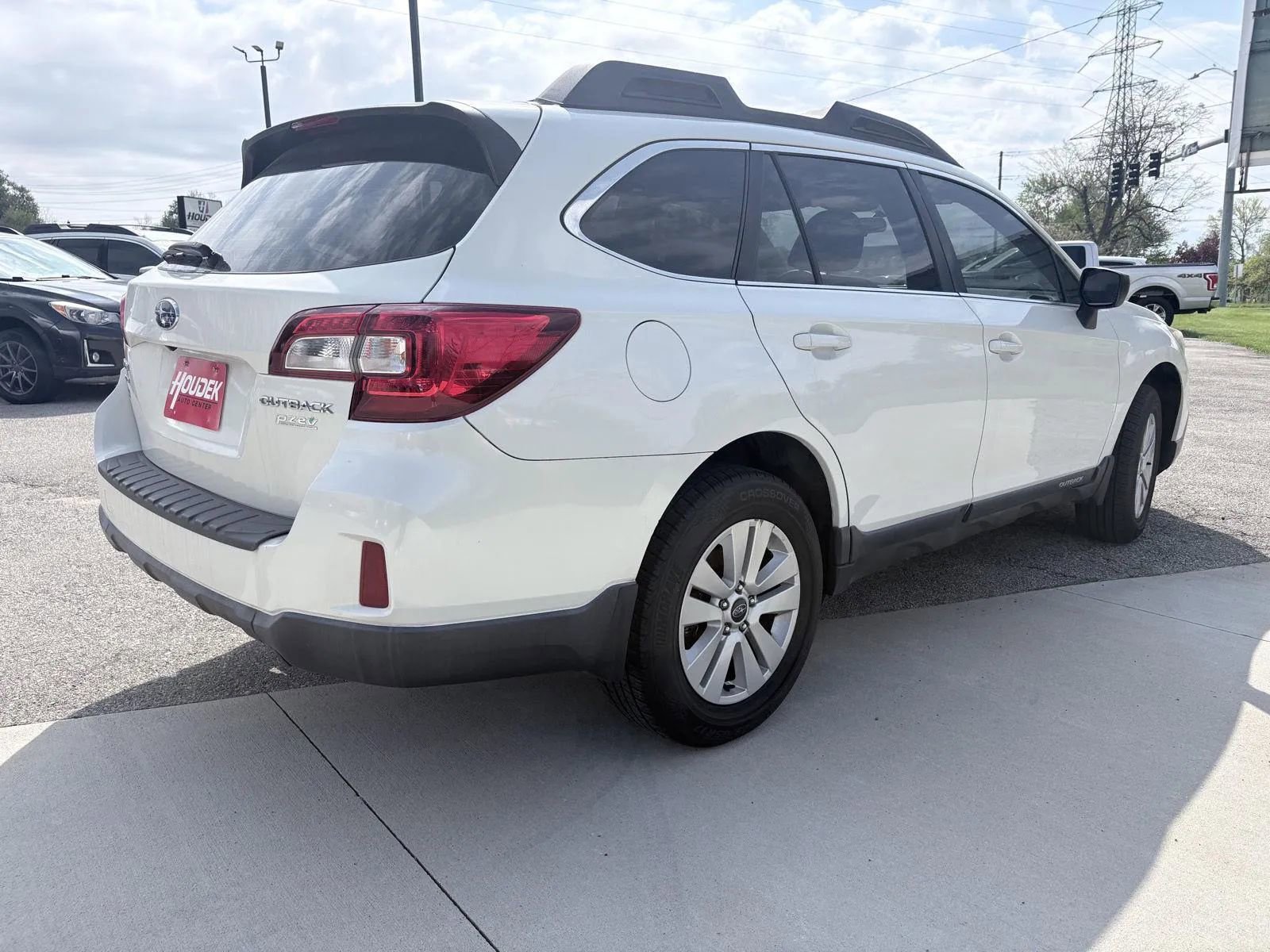 Used 2017 Subaru Outback 2.5i AWD/4WD image 4
