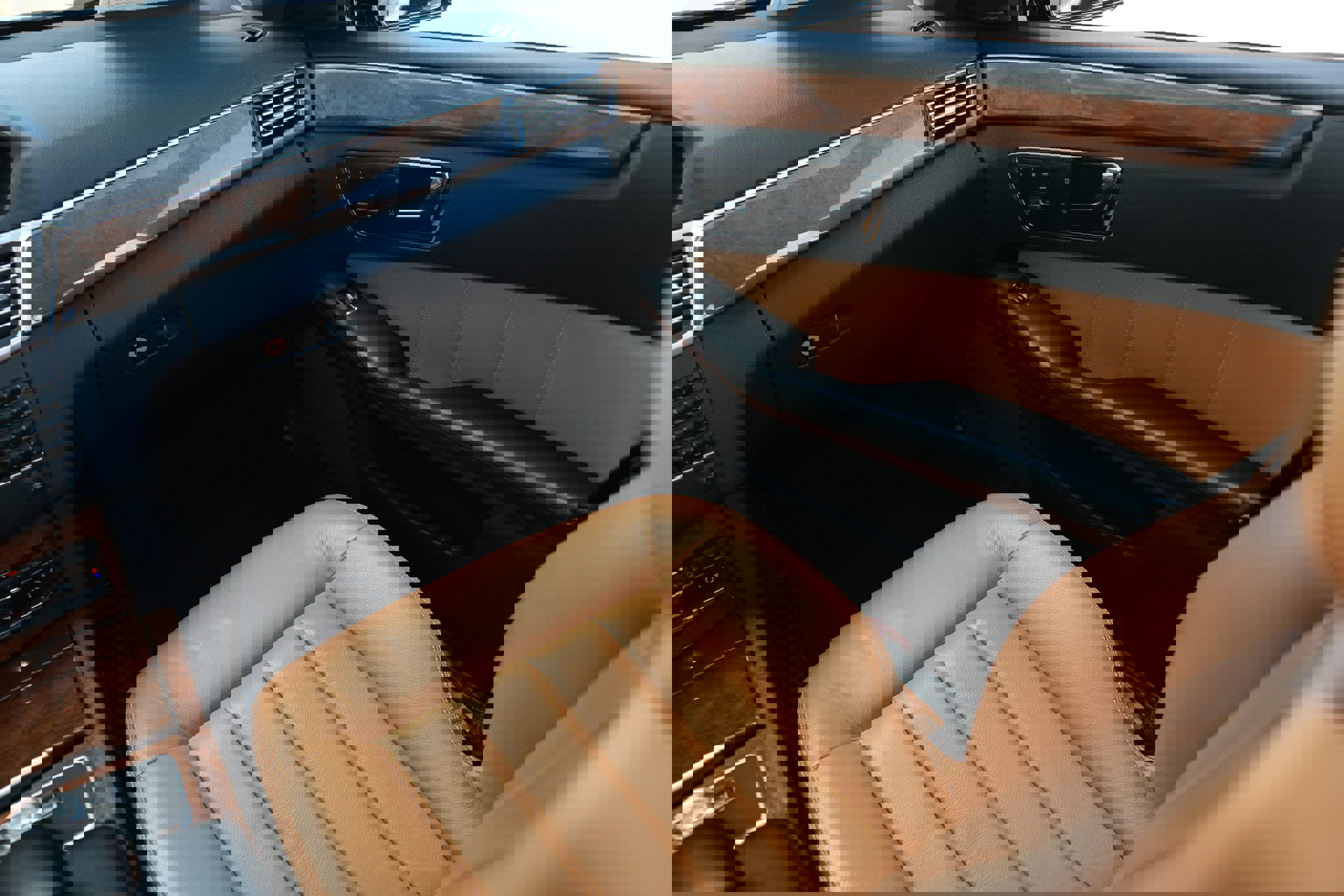 Used 2011 Mercedes-Benz E 350 Sedan image 25