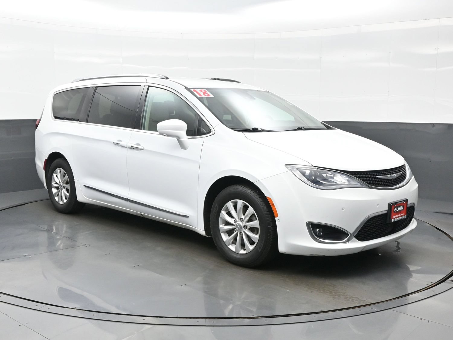 Used 2018 Chrysler Pacifica Touring-L Plus w/ Advanced Safetytec Group FWD image 8