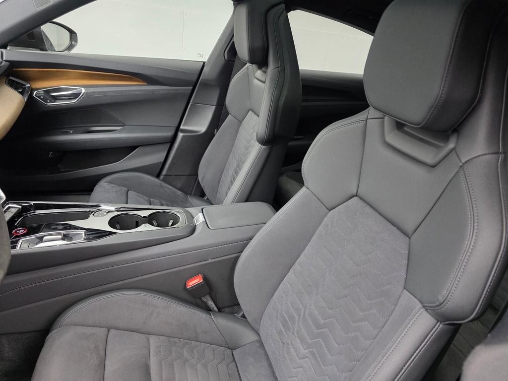 Used 2023 Audi e-tron GT Premium Plus AWD/4WD image 11