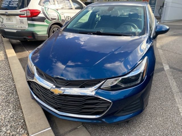 Used 2019 Chevrolet Cruze LT w/ Convenience Package image 1